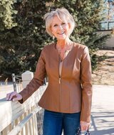 Book an Appointment with Gillian Edwards at Four Paws Holistic Therapy