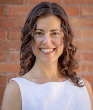 Book an Appointment with Courtney Smith for Pain, Sports & Musculoskeletal Acupuncture
